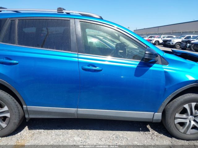 JTMZFREV5JJ154147 Toyota RAV4 LE