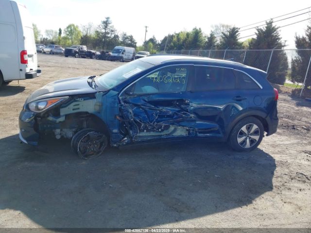 KNDCB3LCXJ5125106 KIA NIRO LX