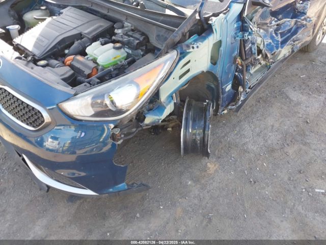 KNDCB3LCXJ5125106 KIA NIRO LX