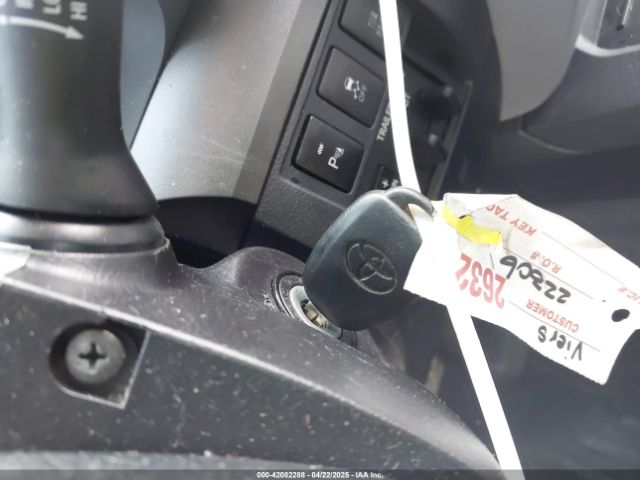 5TFDW5F18JX748159 Toyota Tundra Sr5 5.7l V8