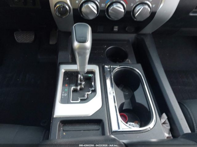 5TFDW5F18JX748159 Toyota Tundra Sr5 5.7l V8