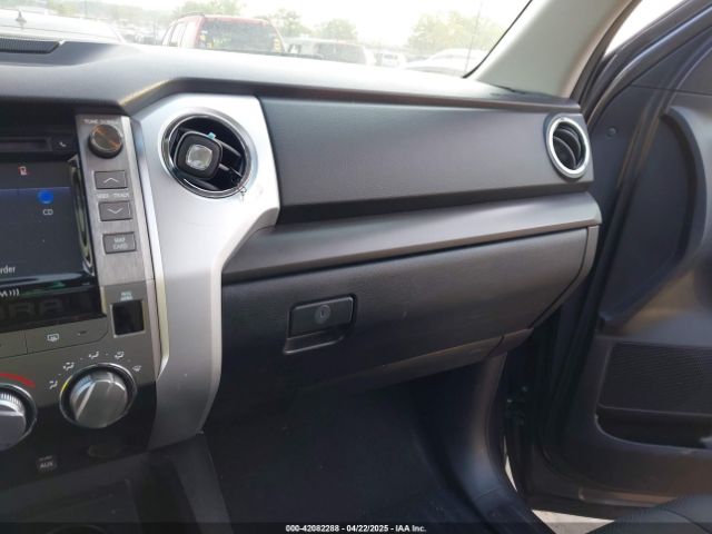 5TFDW5F18JX748159 Toyota Tundra Sr5 5.7l V8