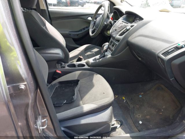 1FADP3K22EL463735 Ford FOCUS SE