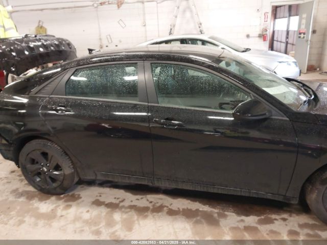 5NPLS4AG8NH071158 Hyundai ELANTRA SEL