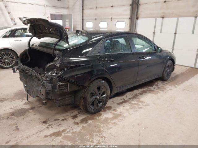 5NPLS4AG8NH071158 Hyundai ELANTRA SEL