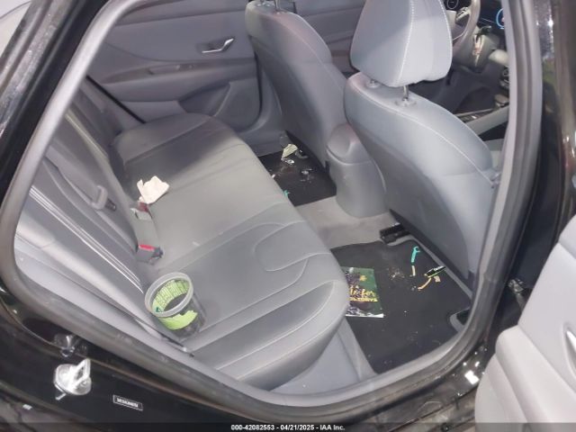 5NPLS4AG8NH071158 Hyundai ELANTRA SEL
