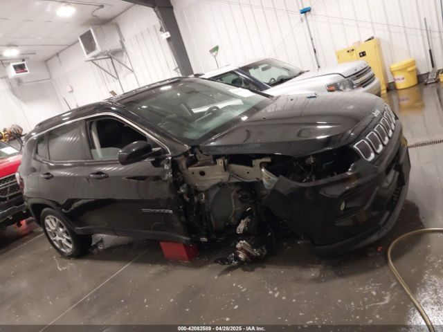 3C4NJDFB3NT211822 Jeep Compass Latitude Lux 4x4
