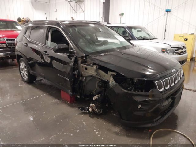 3C4NJDFB3NT211822 Jeep Compass Latitude Lux 4x4