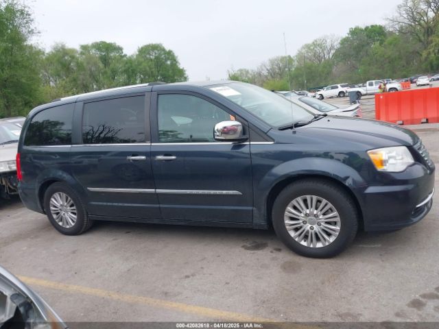 2C4RC1GG3ER188114 Chrysler Town & Country Limited