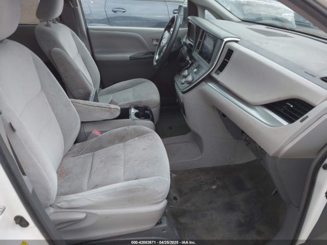 5TDKK3DC1FS633508 Toyota Sienna Le 8 Passenger