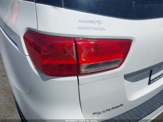 KNDMB5C17J6424349 KIA SEDONA LX