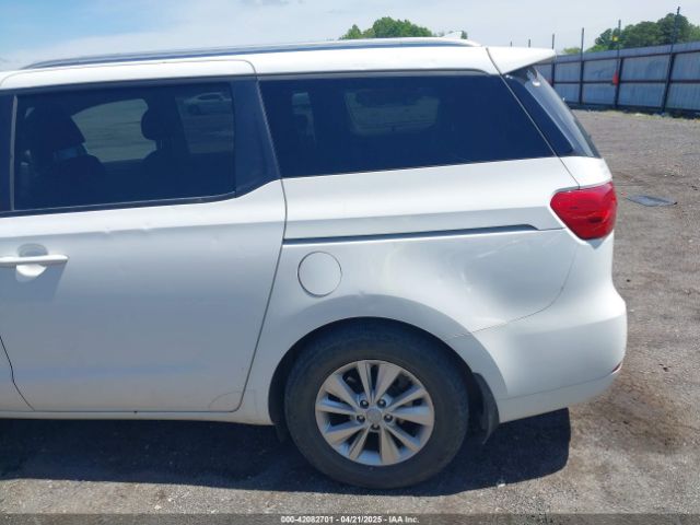 KNDMB5C17J6424349 KIA SEDONA LX