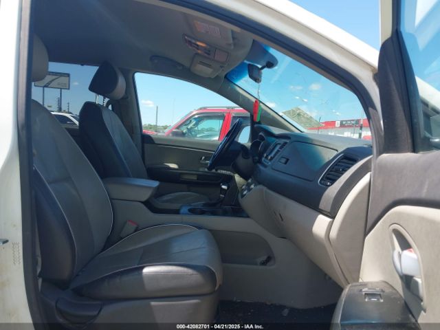 KNDMB5C17J6424349 KIA SEDONA LX