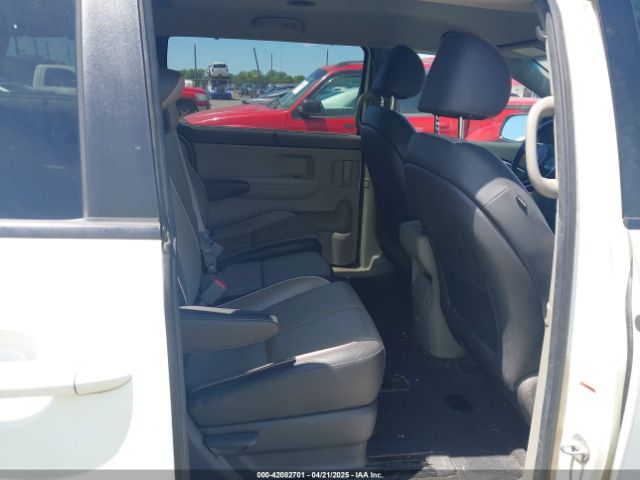 KNDMB5C17J6424349 KIA SEDONA LX