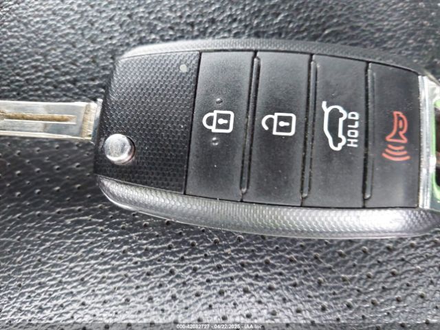 KNDP6CAC5L7688922 KIA SPORTAGE S