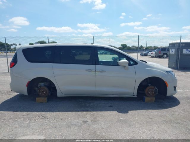 2C4RC1FG2LR149545 Chrysler Pacifica Touring