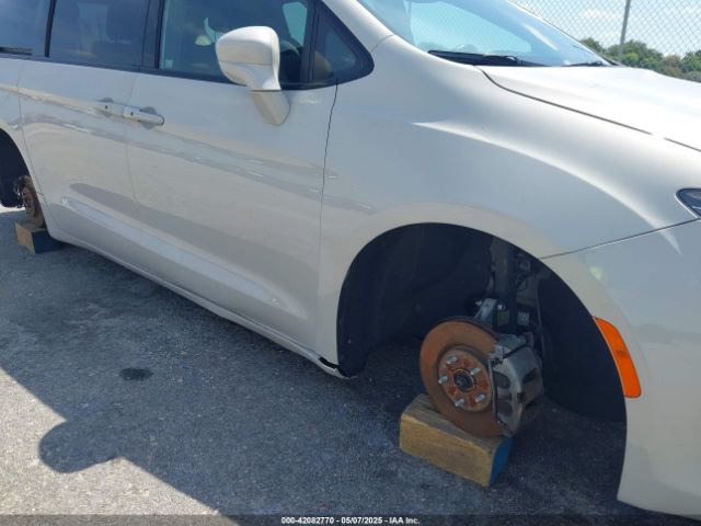 2C4RC1FG2LR149545 Chrysler Pacifica Touring