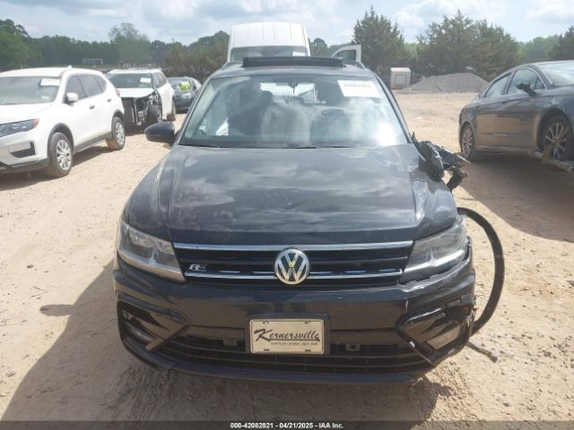 3VV3B7AX5MM027369 Volkswagen Tiguan 2.0t Se/2.0t Se R-line Black/2.0t Sel