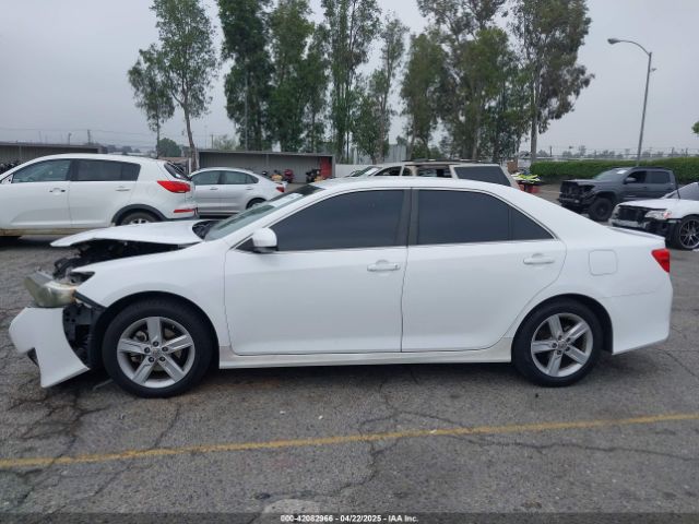 4T1BF1FK9EU857032 Toyota CAMRY SE