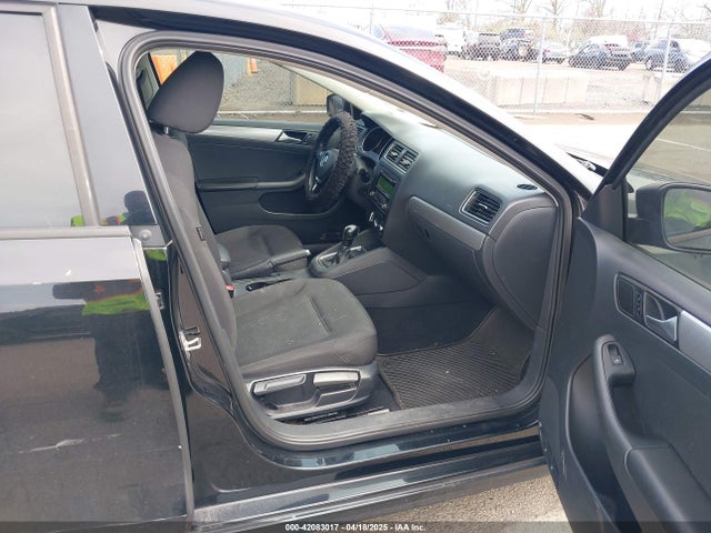 3VWD17AJ0FM218263 Volkswagen Jetta 1.8t Se