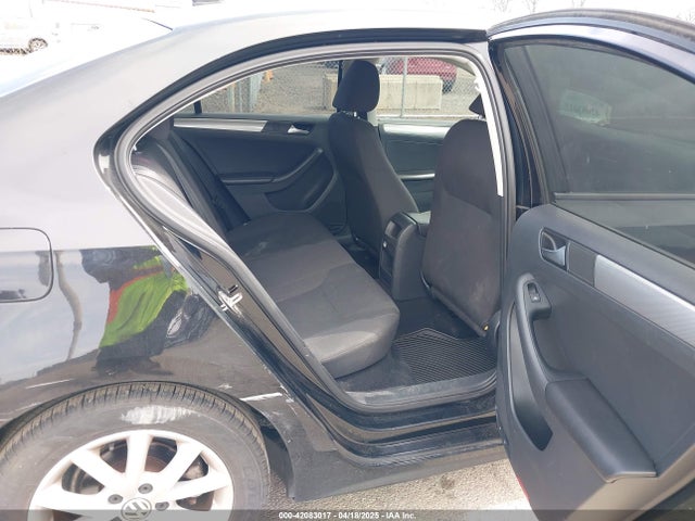 3VWD17AJ0FM218263 Volkswagen Jetta 1.8t Se