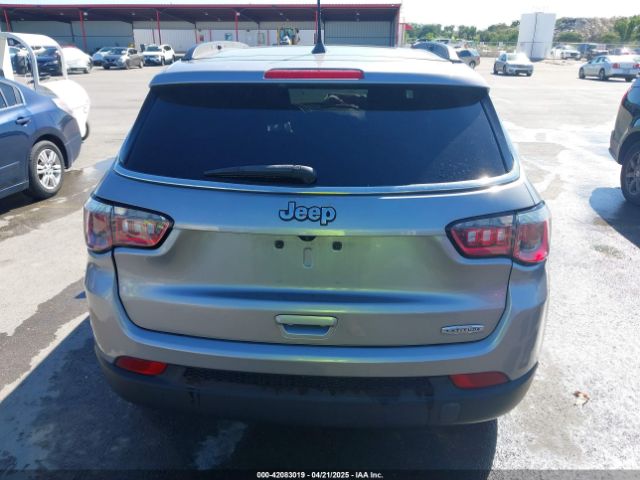 3C4NJCBB1KT819754 Jeep Compass Sun And Wheel Fwd