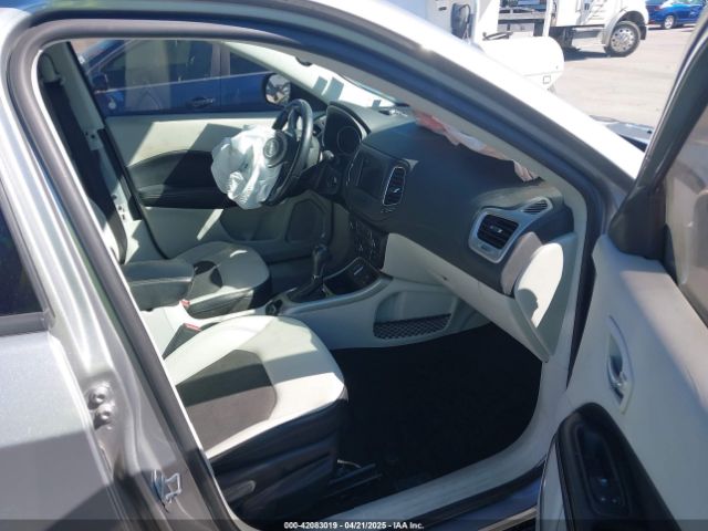 3C4NJCBB1KT819754 Jeep Compass Sun And Wheel Fwd