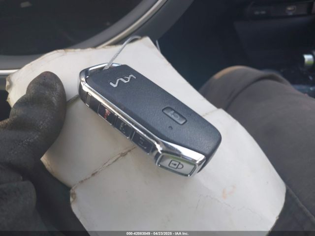 KNDCT3LE7P5086661 KIA NIRO SX