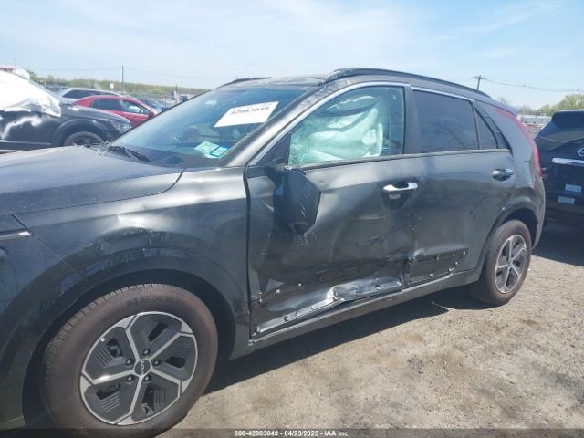 KNDCT3LE7P5086661 KIA NIRO SX