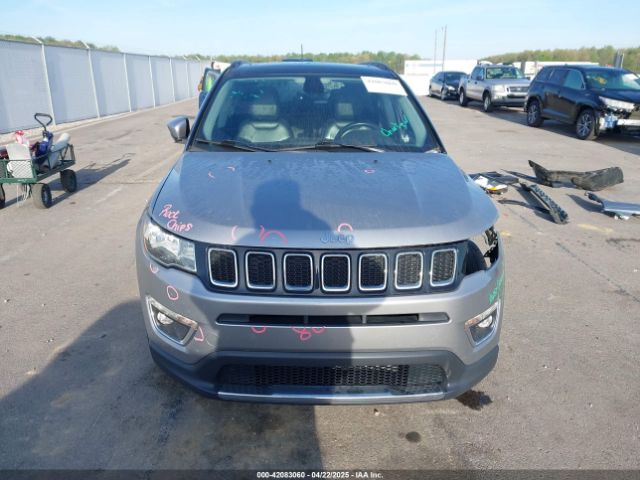 3C4NJDCB2JT354372 Jeep Compass Limited 4x4