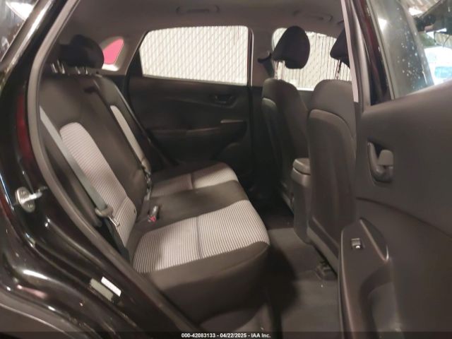 KM8K2CAB4NU771139 Hyundai Kona Se