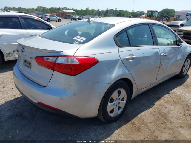 KNAFK4A63F5380569 KIA FORTE LX