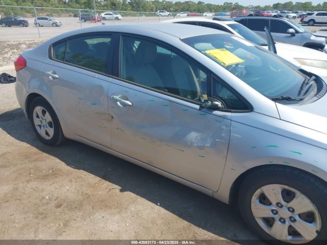 KNAFK4A63F5380569 KIA FORTE LX