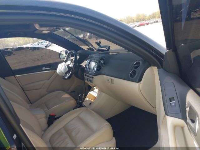 WVGBV3AX7EW545538 Volkswagen Tiguan R-line