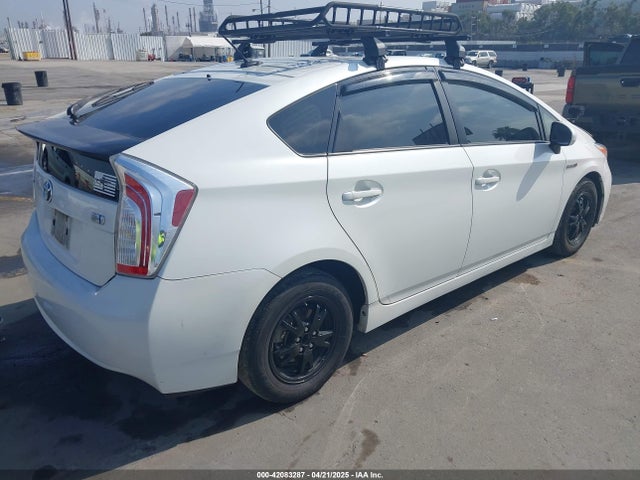 JTDKN3DU9E1770529 Toyota Prius Three