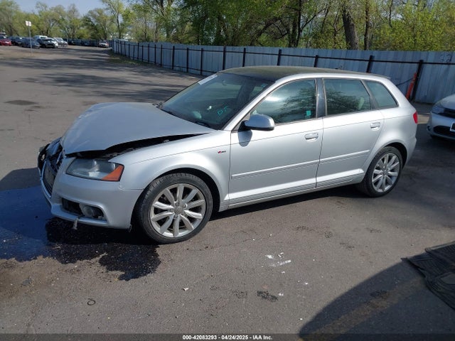 2011 AUDI A3 WAUBJAFM3BA020730 Photo 1