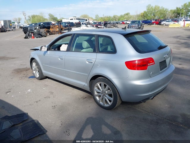 2011 AUDI A3 WAUBJAFM3BA020730 Photo 2