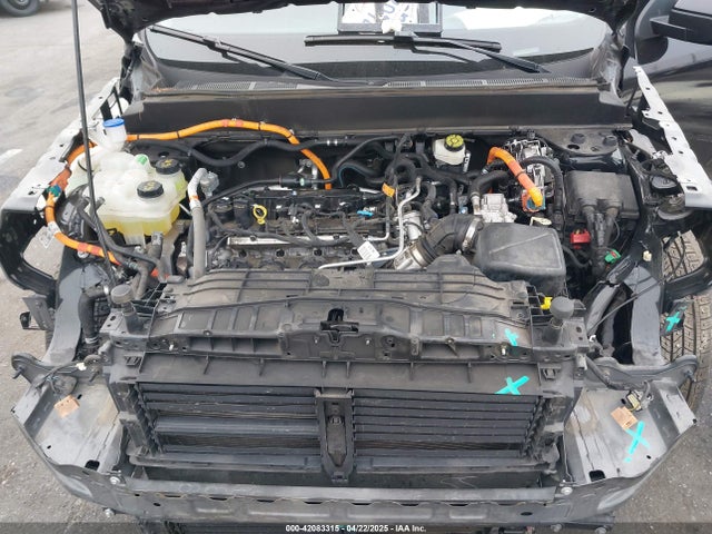 3FTTW8E33NRA62111 Ford Maverick Lariat