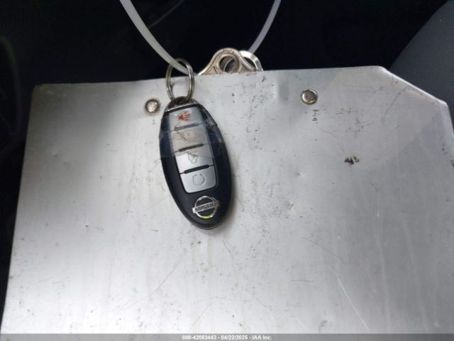 5N1DR2MMXJC663829 Nissan Pathfinder Sv