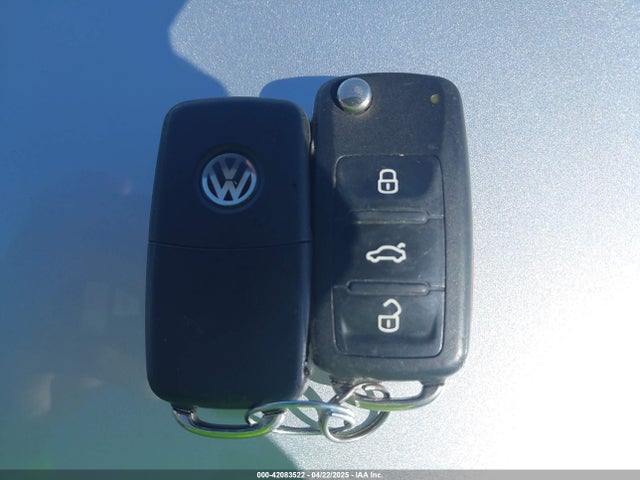 3VW2K7AJXFM423061 Volkswagen Jetta 2.0l S