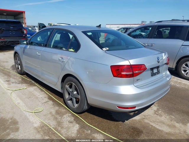 3VW2K7AJXFM423061 Volkswagen Jetta 2.0l S