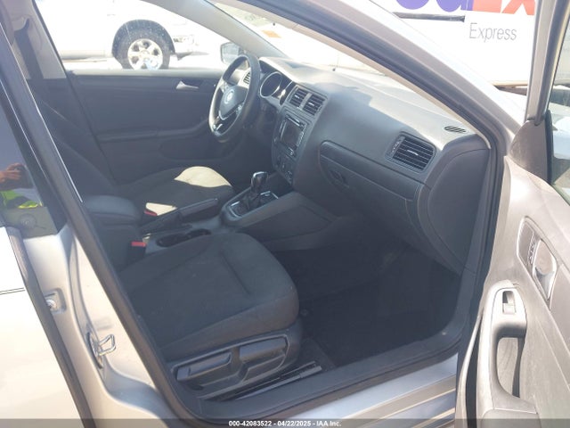 3VW2K7AJXFM423061 Volkswagen Jetta 2.0l S