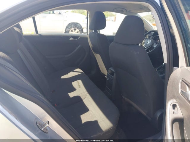 3VW2K7AJXFM423061 Volkswagen Jetta 2.0l S