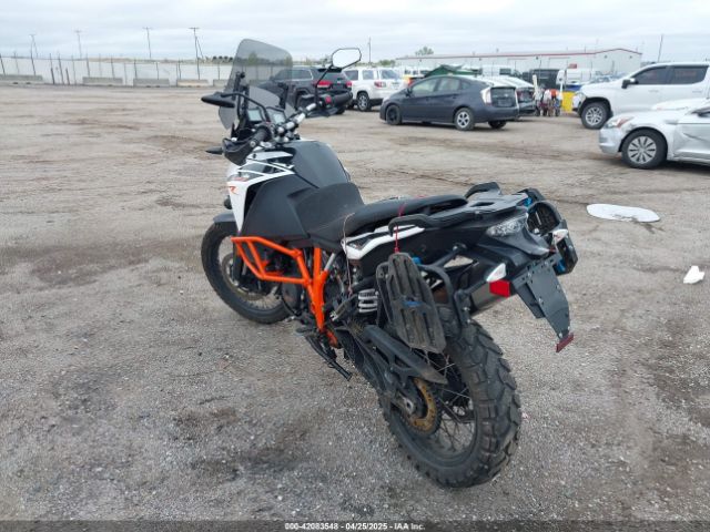 2017 KTM 1090 VBKV49405HM966968 Photo 2