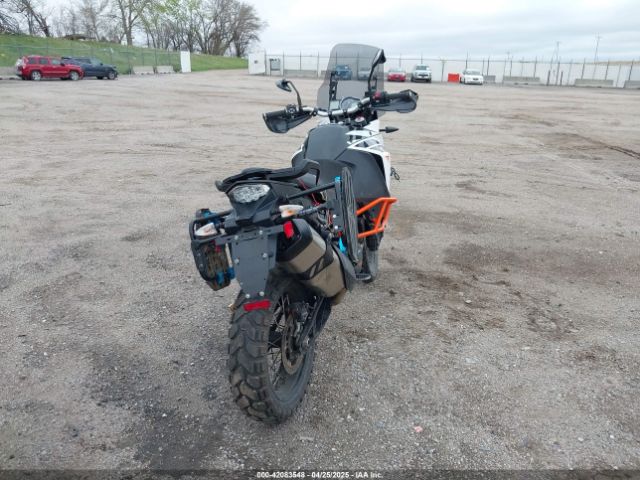2017 KTM 1090 VBKV49405HM966968 Photo 3