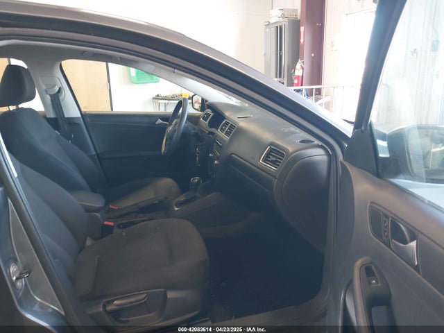 3VW2K7AJ5EM410491 Volkswagen Jetta 2.0l S