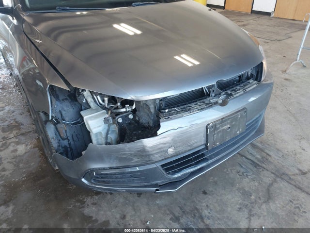 3VW2K7AJ5EM410491 Volkswagen Jetta 2.0l S