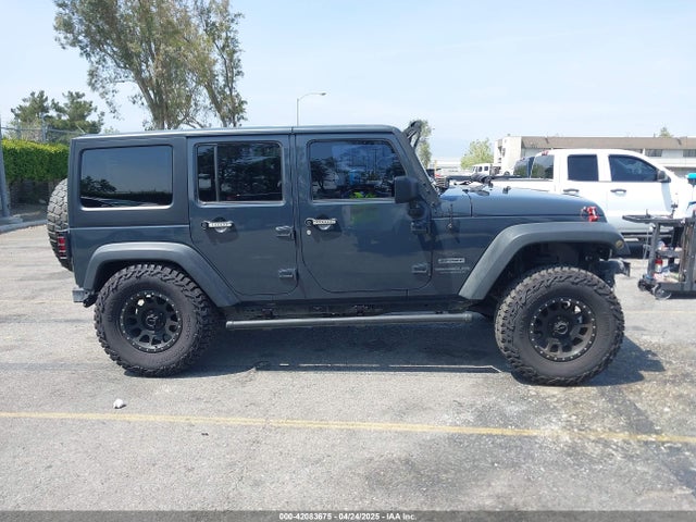1C4BJWDG9HL678238 Jeep Wrangler Unlimited Sport 4x4
