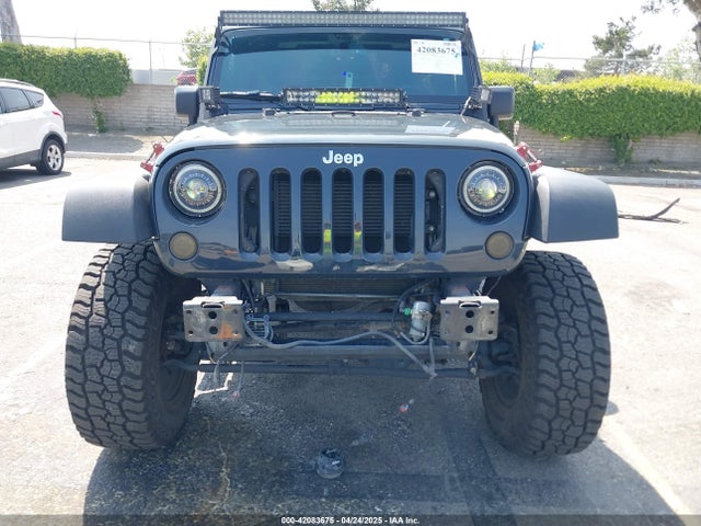 1C4BJWDG9HL678238 Jeep Wrangler Unlimited Sport 4x4