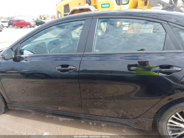 3KPF54AD0PE601172 KIA Forte Gt-line
